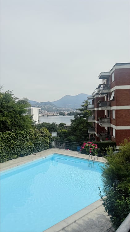 Appartamento ristrutturato con vista lago a Paradiso 10