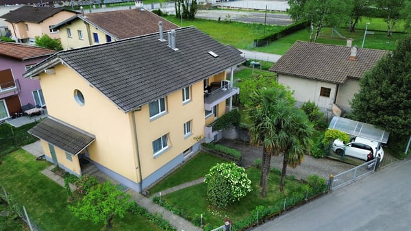 Spaziosa casa indipendente 8.5 locali con ampio giardino, Giubiasco 1