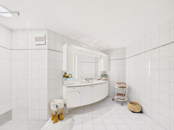 Charmante und grosszügige 4.5 Zimmer Wohnung mit herrlicher Seesicht 7