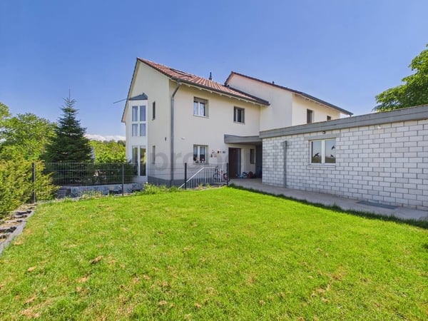 Grosszuegiges 6-Zimmer-Einfamilienhaus mit Pool, Wünnewil 12
