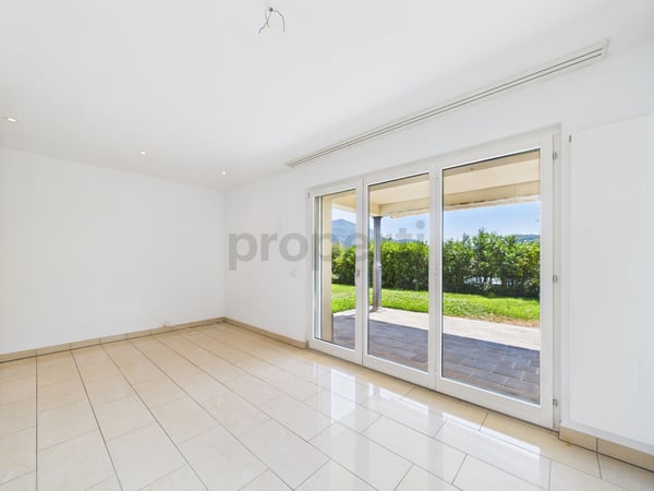 Luminoso appartamento da 4.5 locali con giardino a Morcote 7