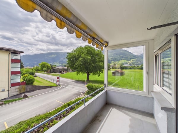 Helle und grosszügige Wohnung mit sonnigem Balkon 10