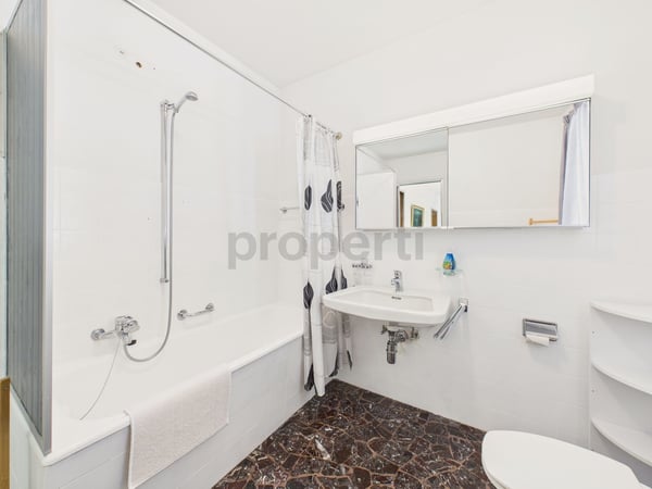 Spaziosa villa 5.5 locali con ampio giardino e vista aperta a Caslano 9