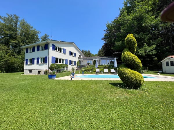 Charmante villa de 10.5 pièces à Epalinges 1