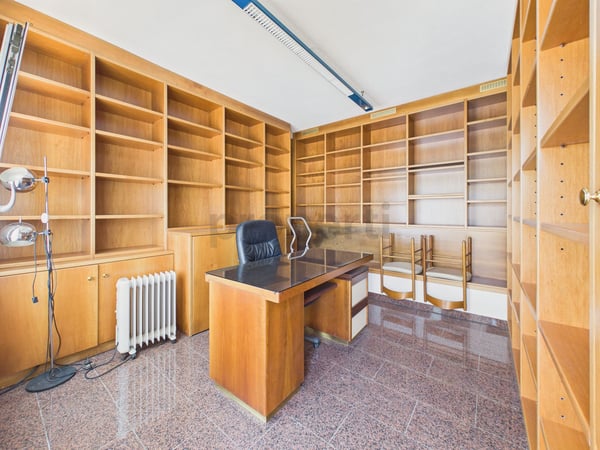 Elegante casa indipendente 6.5 locali con ampio giardino e posto auto, Breggia 10