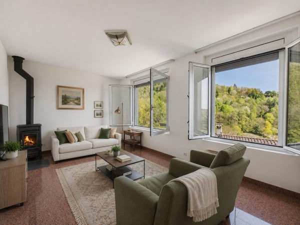 Elegante casa indipendente 6.5 locali con ampio giardino e posto auto, Breggia 4