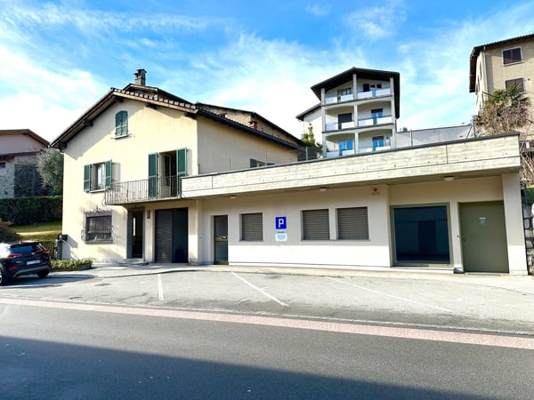 Splendida casa indipendente 7.5 locali con giardino a Cureglia 2
