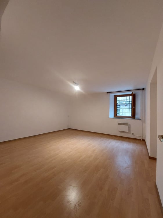 Elegante casa bifamiliare 7.5 locali a Cevio 8