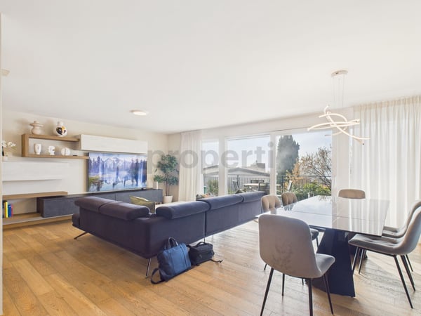 Elegante appartamento 4.5 locali con parcheggio privato, Balerna 1
