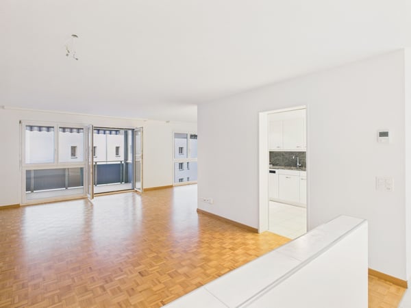 Moderne 4.5-Zimmer Wohnung mit grossem Balkon, ideal für Familien in Kirchdorf AG 2