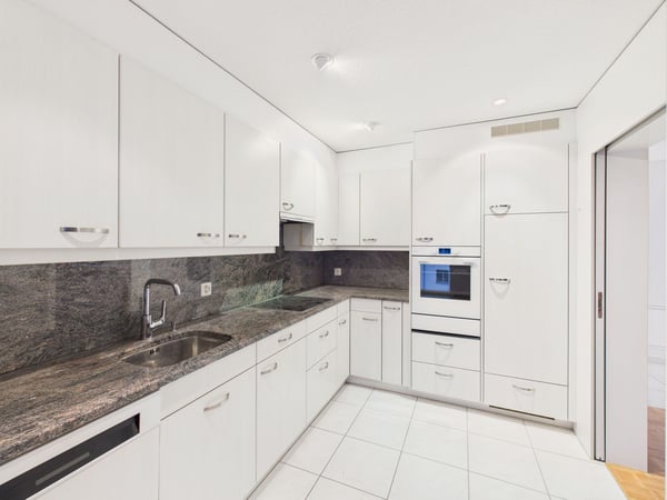 Moderne 4.5-Zimmer Wohnung mit grossem Balkon, ideal für Familien in Kirchdorf AG 4