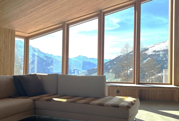 Architektonisch herausragendes Einfamilienhaus an erstklassiger Panoramalage in den Schweizer Alpen - ein Zweitwohnsitz mit Wohnkomfort und Weitblick 8