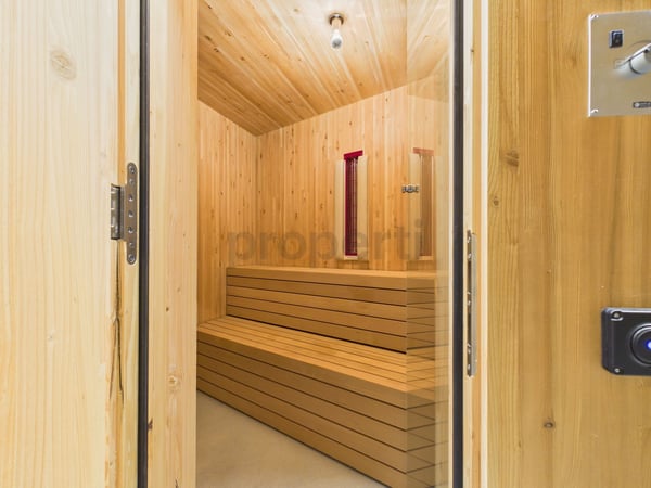 Architektonisch herausragendes Einfamilienhaus an erstklassiger Panoramalage in den Schweizer Alpen - ein Zweitwohnsitz mit Wohnkomfort und Weitblick 11