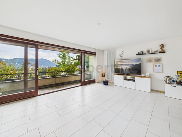 La casa perfetta per la famiglia: spazio, luce e panorama (vista lago) 2
