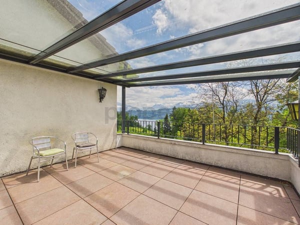 Wohntraum am Zürichsee: Exklusive Maisonette mit Seesicht und eigenem Gartenanteil 4