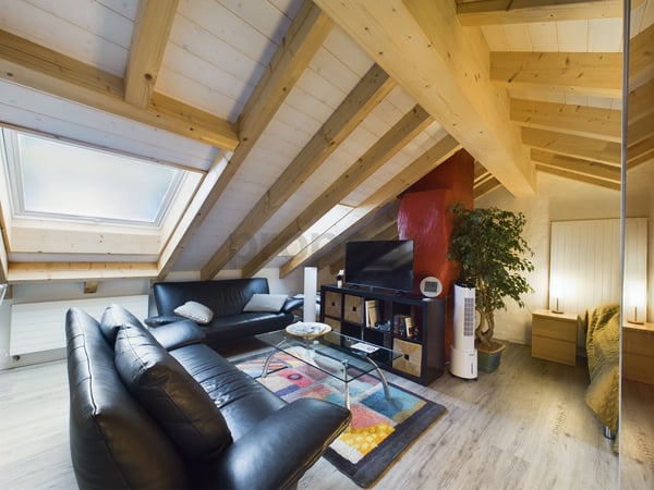 Einzigartiges 5.5-Zimmer-Einfamilienhaus mit separater Dachwohnung in IntragnaUnica casa indipendente di 5,5 locali con attico separato a Intragna 6