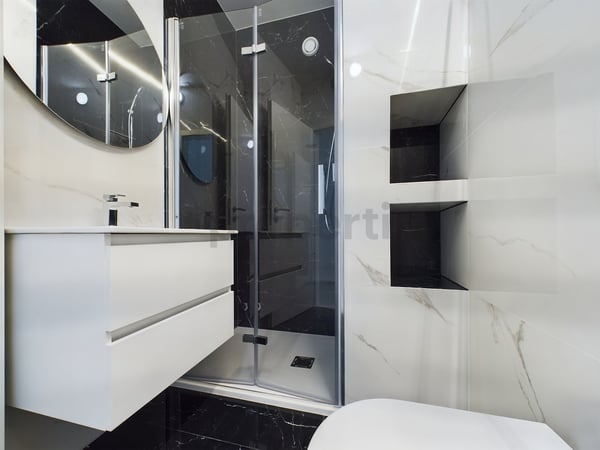 Moderne und helle 4.5-Zimmer-Wohnung in LocarnoModerno e luminoso appartamento di 4,5 locali a Locarno 7