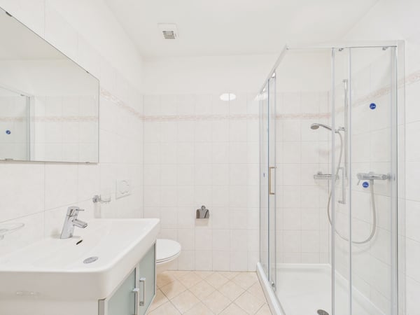 Elegante appartamento di 4.5 locali con vista panoramica e doppia terrazza ad Agno 9