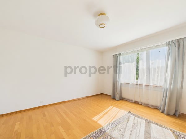 Grosszuegiges 7.5-Zimmer Einfamilienhaus mit Balkon, Nürensdorf 9