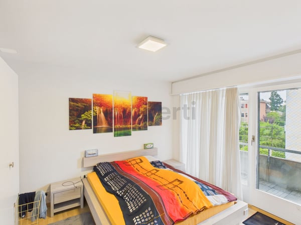 Modernes 2.5-Zimmer-Apartment mit Balkon, Sutz-Lattrigen 4