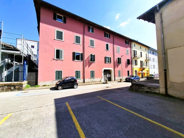 Vivere in una corte storica a Chiasso: appartamento di 5.5 camere in posizione centrale trasformabile in due appartamenti di 2.5 locali. 10
