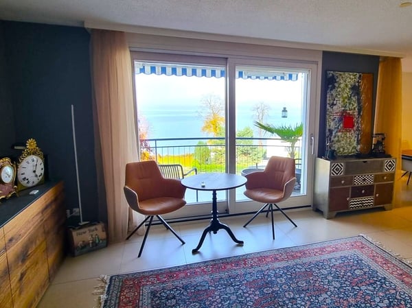 Charmante und grosszügige 4.5 Zimmer Wohnung mit herrlicher Seesicht 1