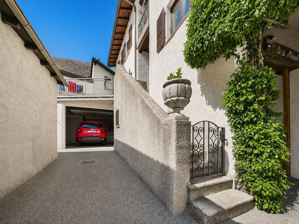 Elegante casa indipendente di 4.5 locali con garage, nel nucleo di Gravesano 9