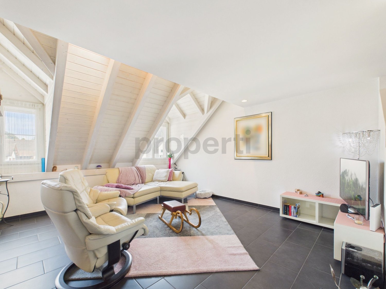 Immobilie in Weiach - Elegante Maisonette-Wohnung mit modernem Wohnkomfort in Weiach - Bild 1