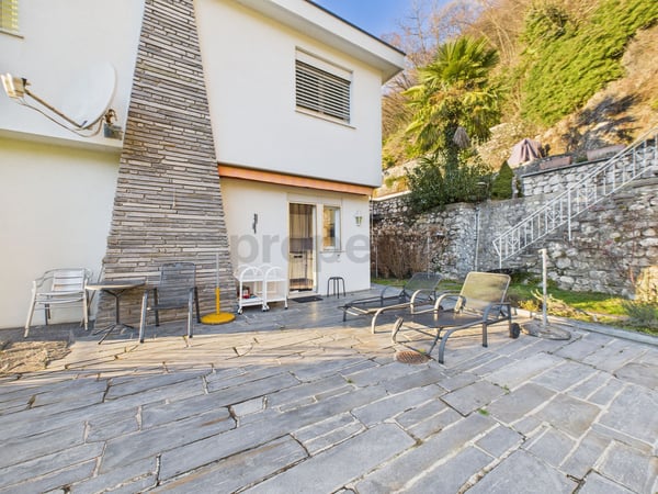 Spaziosa villa 5.5 locali con ampio giardino e vista aperta a Caslano 10