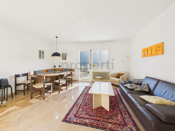 Spaziosa villa 5.5 locali con ampio giardino e vista aperta a Caslano 4