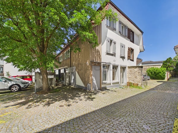 Einzigartiges 2.5 Zimmer-Loft-Juwel mit historischer Seele in Aarau 1