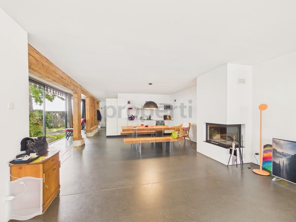 Einzigartiges 2.5 Zimmer-Loft-Juwel mit historischer Seele in Aarau 2