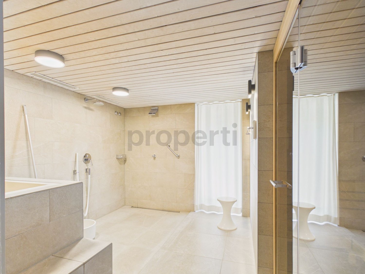 Immobilie in Unterägeri - Grosszügige und gemütliche Wohnung mit tollem Seeblick in Unterägeri - Bild 9