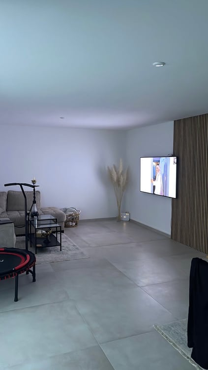 Sonnendurchflutete und frisch renovierte Wohnung mit Balkon in Oberbuchsiten 2
