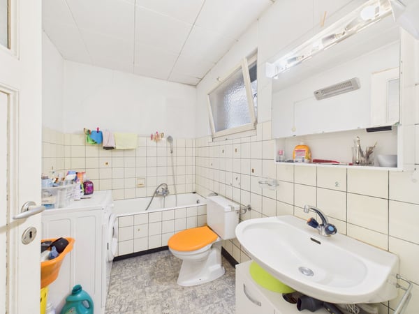 Affascinante casa unifamiliare di 4.5 immersa nel verde ad Aranno 12