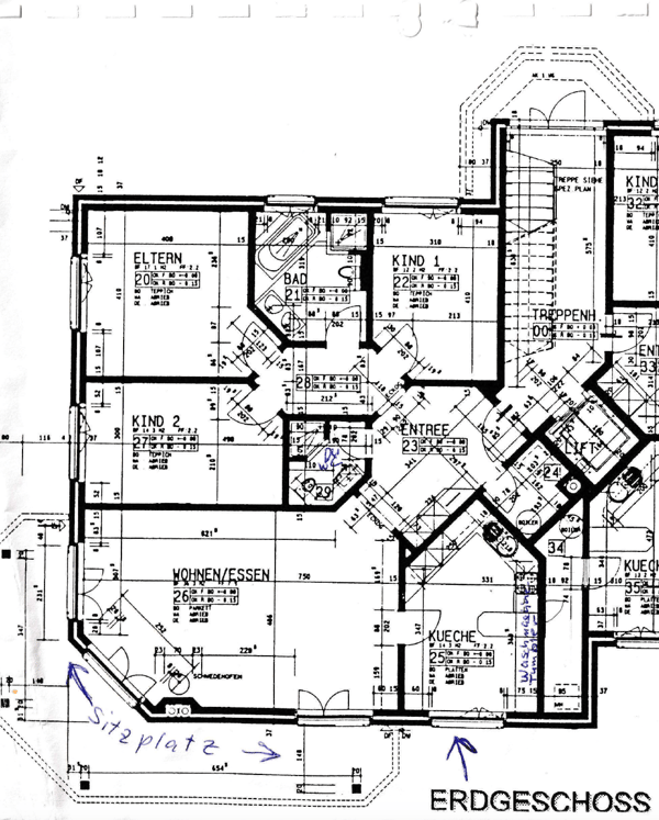 Ruhige Wohnlage, grosszügiger Gartensitzplatz und zwei Tiefgaragenplätze inklusive 11
