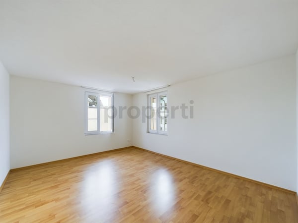 Ländlicher Charakter, grosszügiger Grundriss und gemütlicher Balkon 6
