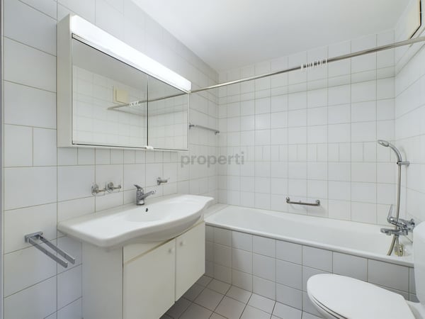 Helle und familienfreundliche 4.5-Zimmer-Wohnung in ruhiger Lage in Winikon 9