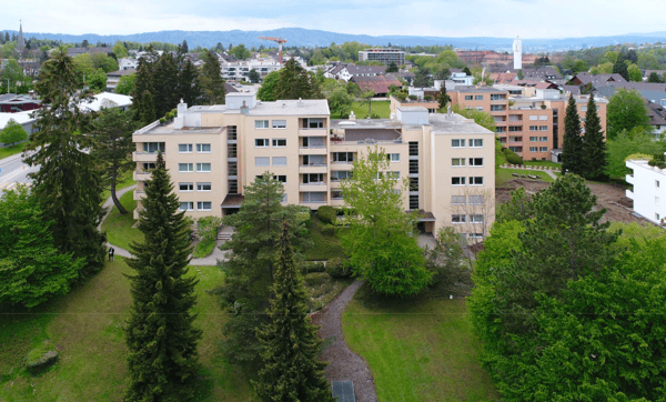 Familienfreundliches Wohnen: Renovierte 5.5-Zimmer-Wohnung in Toplage Zollikerberg. 10