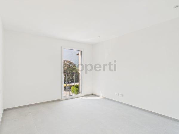 Moderno attico 3.5 locali con parcheggio e cantina, Biasca 7