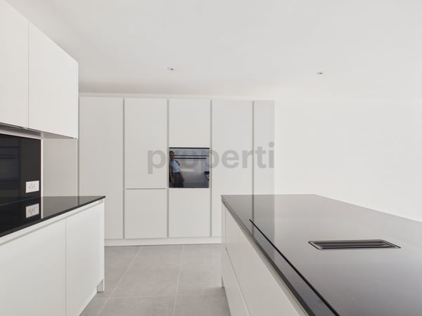 Moderno 3.5 locali appartamento con parcheggio interno, Biasca 2