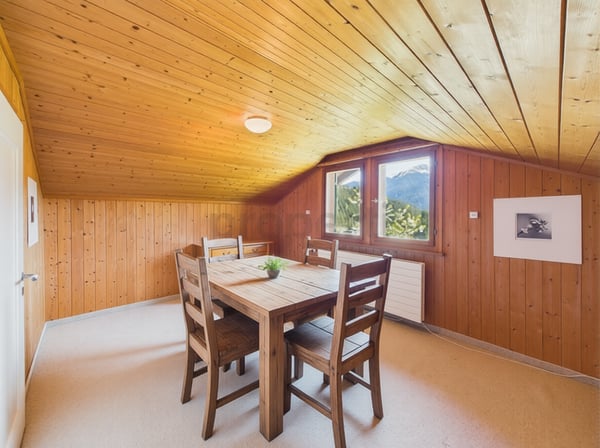 Grosszügiges 9 Zimmer-Haus mit vielseitigem Gestaltungsspielraum in Alvaschein 7