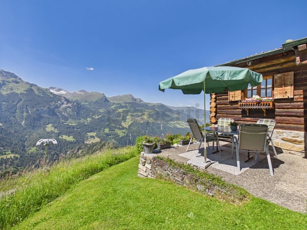 Charmantes Maiensäss mit herrlichem Bergblick und grosszügigem Grundstück 9
