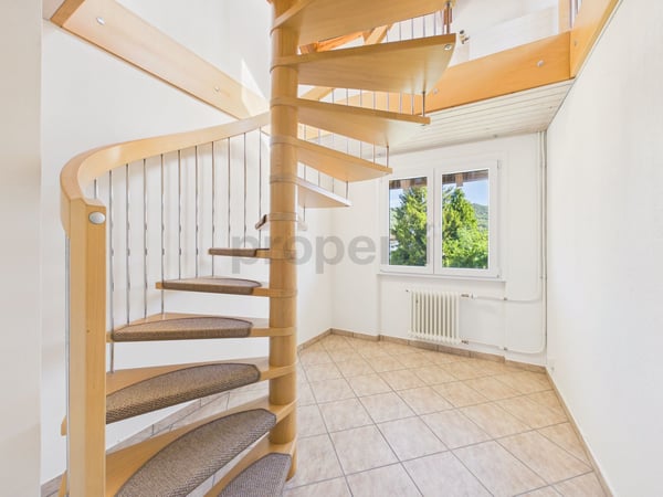 Frisch renoviert am Rand der Grünzone mit Pavillon und ausgebautem Keller 12