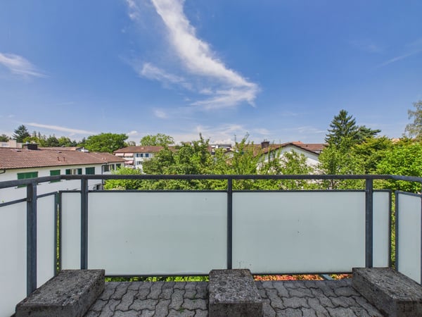 Grosszügige 5.5-Zimmer-Wohnung mit drei Terrassen in Seebach 8