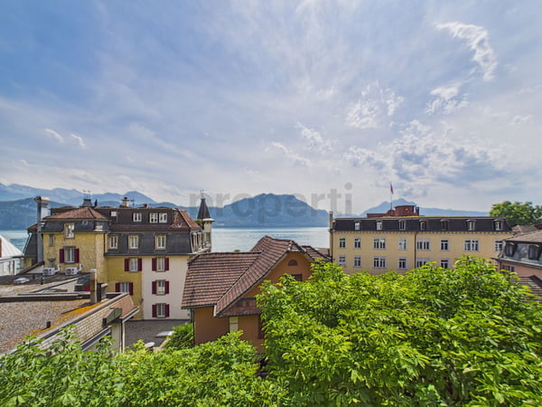 Traumhafte Seesicht, sonniger Balkon und historischer Altbau-Charme 8