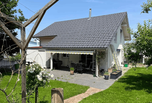 Traumhafter Garten, grosszügige Raumaufteilung und barrierefreier Wohnkomfort 1