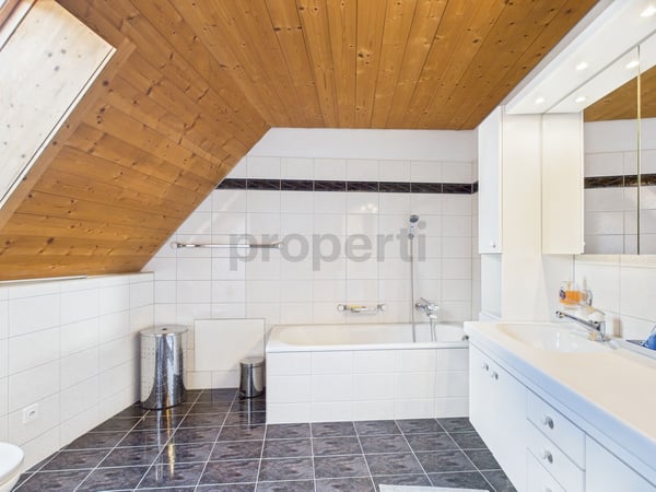 Stilvolle 5.5-Zimmer-Dachwohnung mit Charme im Dorfkern Malans 9