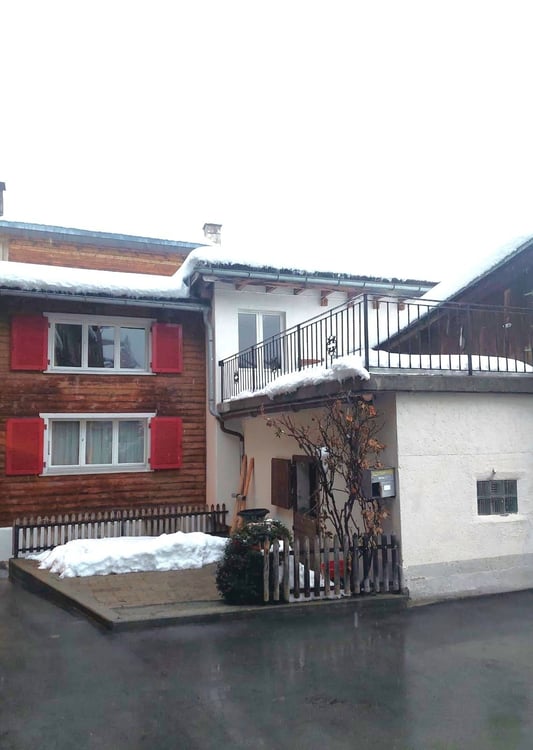 Zentral gelegenes 5.5 Zimmer Einfamilienhaus in Disentis - Erst- oder Zweitwohnsitz 1