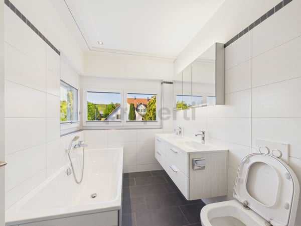 Moderne 4.5-Zimmer-Wohnung mit Balkon, Dachsen 7